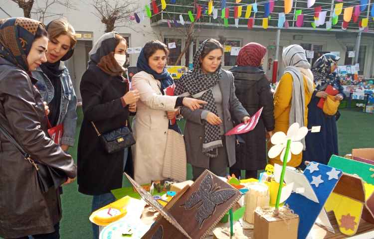 ارائه کارنامه و نمایشگاه دستاوردهای علمی ، فرهنگی و هنری دانش آموزان 1