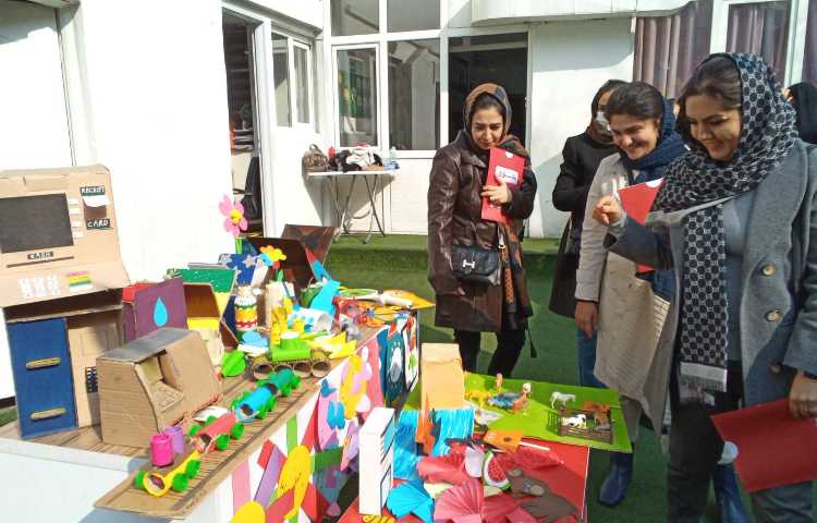 ارائه کارنامه و نمایشگاه دستاوردهای علمی ، فرهنگی و هنری دانش آموزان 2