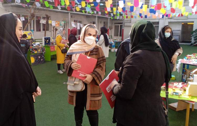 ارائه کارنامه و نمایشگاه دستاوردهای علمی ، فرهنگی و هنری دانش آموزان 6