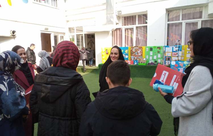 ارائه کارنامه و نمایشگاه دستاوردهای علمی ، فرهنگی و هنری دانش آموزان 7