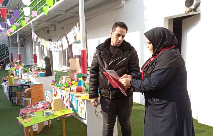 ارائه کارنامه و نمایشگاه دستاوردهای علمی ، فرهنگی و هنری دانش آموزان 8