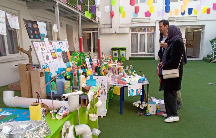 ارائه کارنامه و نمایشگاه دستاوردهای علمی ، فرهنگی و هنری دانش آموزان 17