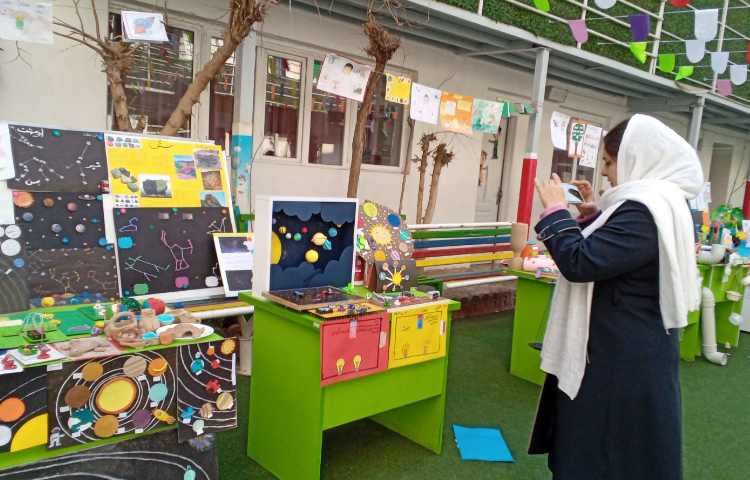 ارائه کارنامه و نمایشگاه دستاوردهای علمی ، فرهنگی و هنری دانش آموزان 30