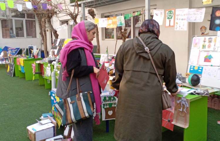 ارائه کارنامه و نمایشگاه دستاوردهای علمی ، فرهنگی و هنری دانش آموزان 34