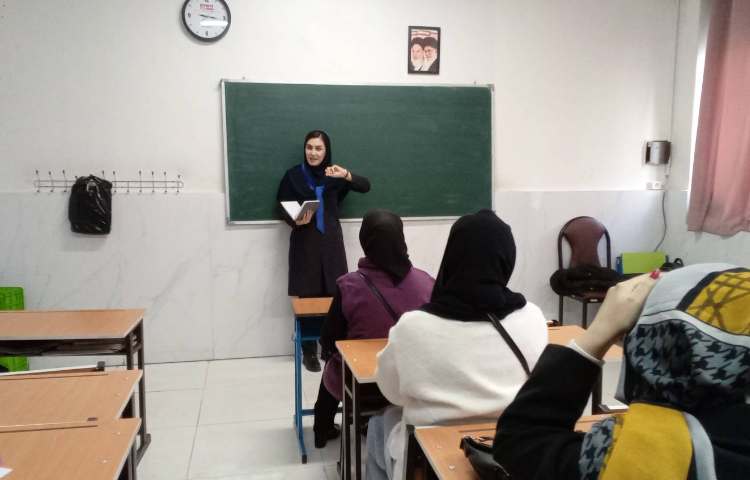 ارائه کارنامه و نمایشگاه دستاوردهای علمی ، فرهنگی و هنری دانش آموزان 44