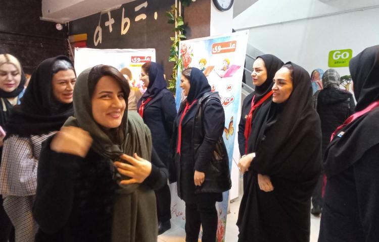 ارائه کارنامه و نمایشگاه دستاوردهای علمی ، فرهنگی و هنری دانش آموزان 50