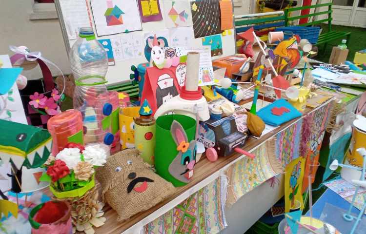 ارائه کارنامه و نمایشگاه دستاوردهای علمی ، فرهنگی و هنری دانش آموزان 54