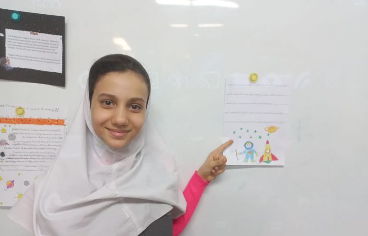 ارائه کار دانش آموزان در کلاس زبان انگلیسی 2