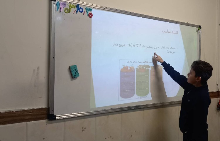 ارائه‌ی تحقیق‌های دانش‌آموزان در رابطه با حواس بینایی و شنوایی 2