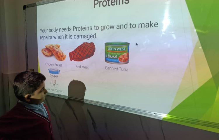 ارائه‌ی دانش‌آموزان در زنگ Science 2