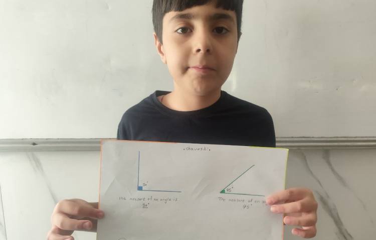 ارائه‌ی پروژه ی Math در مورد مبحث زاویه‌ها 4