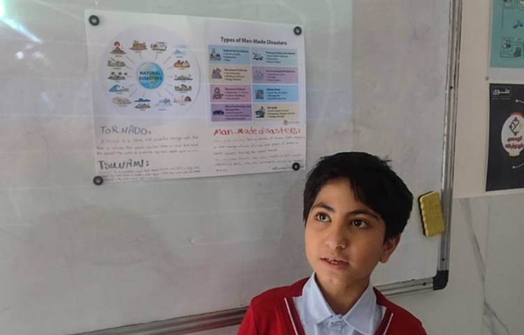 ارائه‌ی پروژه ی علوم در مورد بلایای طبیعی و انسانی در زنگ Science 2