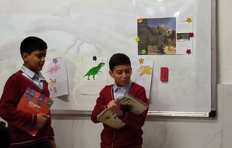 ارائه‌ی پژوهش باعنوان زندگی دایناسورها 1