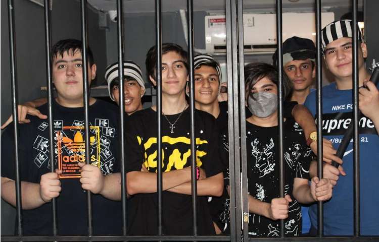 اردوی اتاق فرار 1