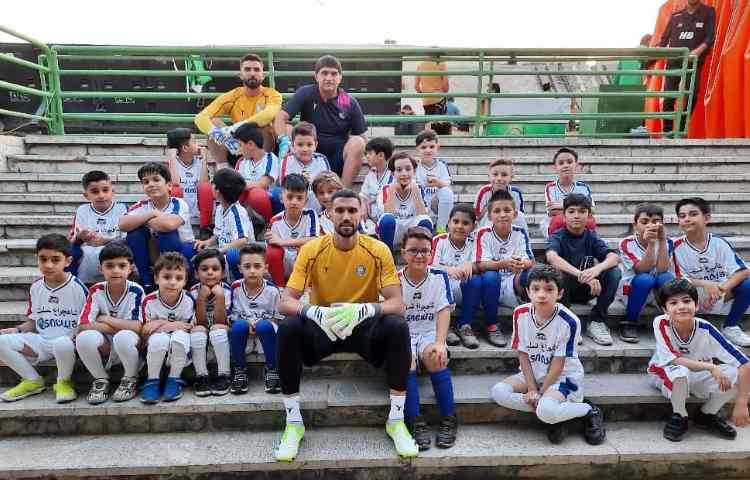 : اردوی استادیوم آزادی، فوتبال لیگ برتر، بازی تیم های استقلال و ملوان 14