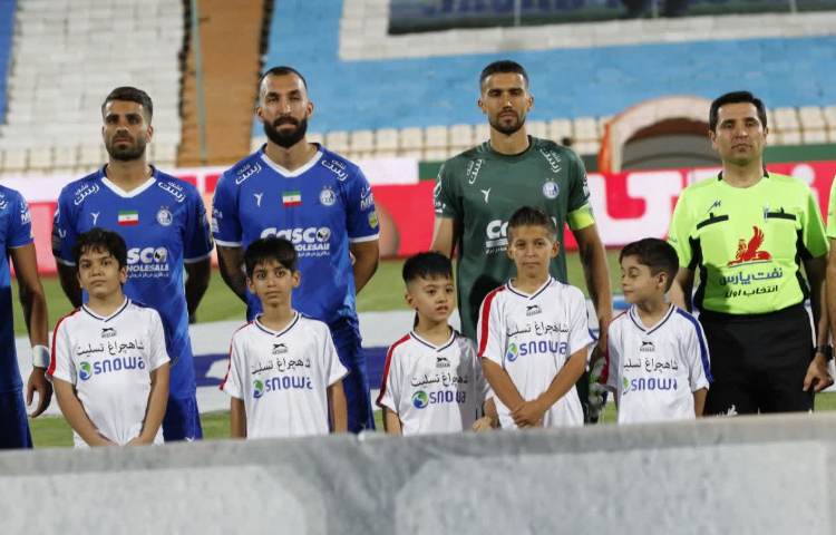 : اردوی استادیوم آزادی، فوتبال لیگ برتر، بازی تیم های استقلال و ملوان 25