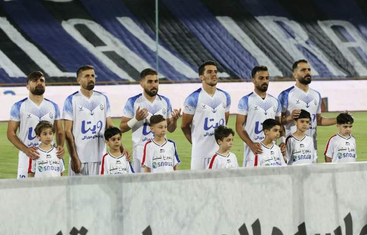 : اردوی استادیوم آزادی، فوتبال لیگ برتر، بازی تیم های استقلال و ملوان 26