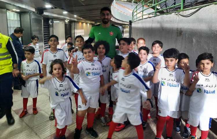 : اردوی استادیوم آزادی، فوتبال لیگ برتر، بازی تیم های پرسپولیس و آلومینیوم اراک 1