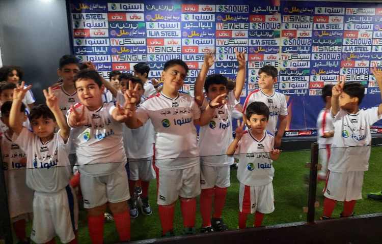 : اردوی استادیوم آزادی، فوتبال لیگ برتر، بازی تیم های پرسپولیس و آلومینیوم اراک 2