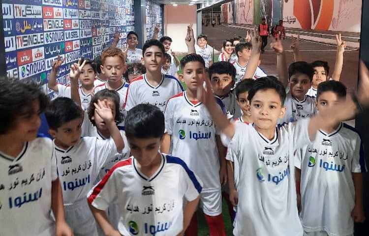 : اردوی استادیوم آزادی، فوتبال لیگ برتر، بازی تیم های پرسپولیس و آلومینیوم اراک 13