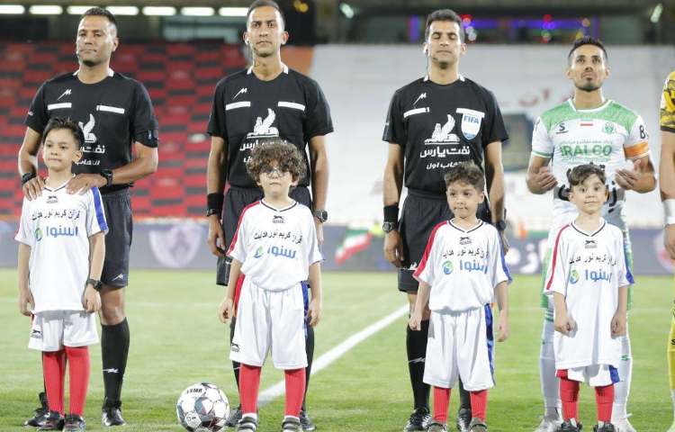 : اردوی استادیوم آزادی، فوتبال لیگ برتر، بازی تیم های پرسپولیس و آلومینیوم اراک 38