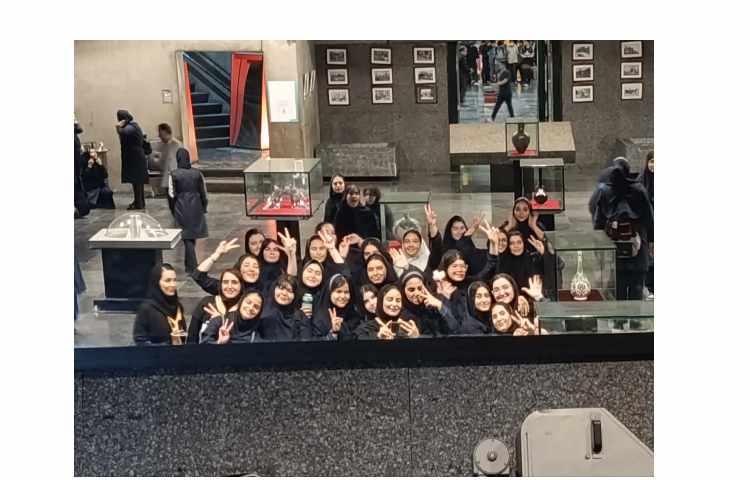 اردوی بازدید از برج آزادی 4