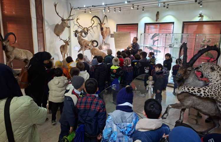 اردوی بازدید از موزه حیات وحش دار آباد 4