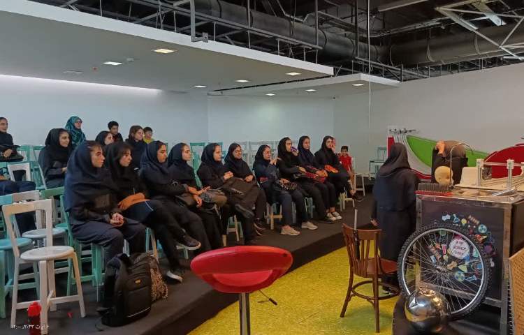 اردوی باغ کتاب دانش آموزان دهم/تابستان 1403-1402 9