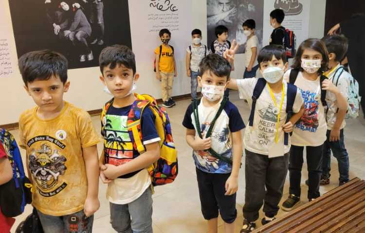 :اردوی تئاتر پاهای خانم هزار پا، کلاس انگور 10