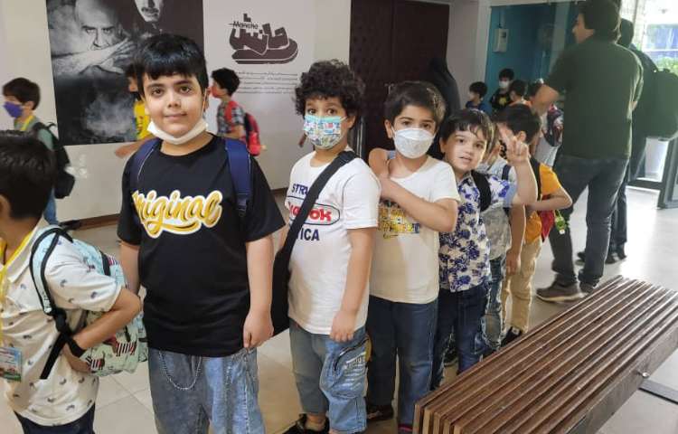 :اردوی تئاتر پاهای خانم هزار پا، کلاس انگور 11