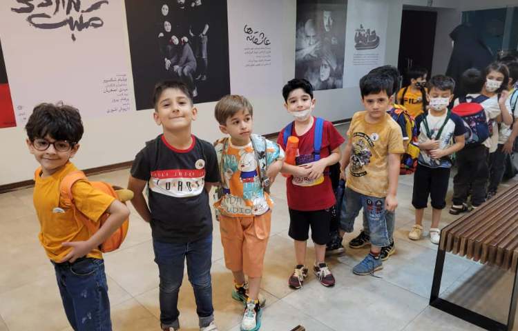 :اردوی تئاتر پاهای خانم هزار پا، کلاس انگور 18