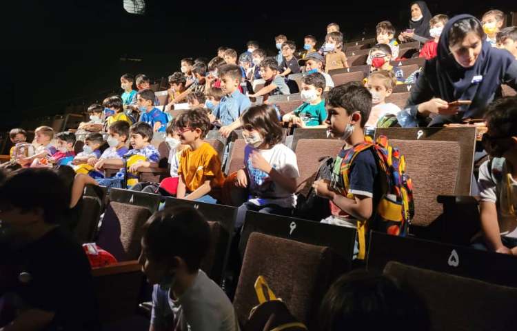 :اردوی تئاتر پاهای خانم هزار پا، کلاس انگور 20