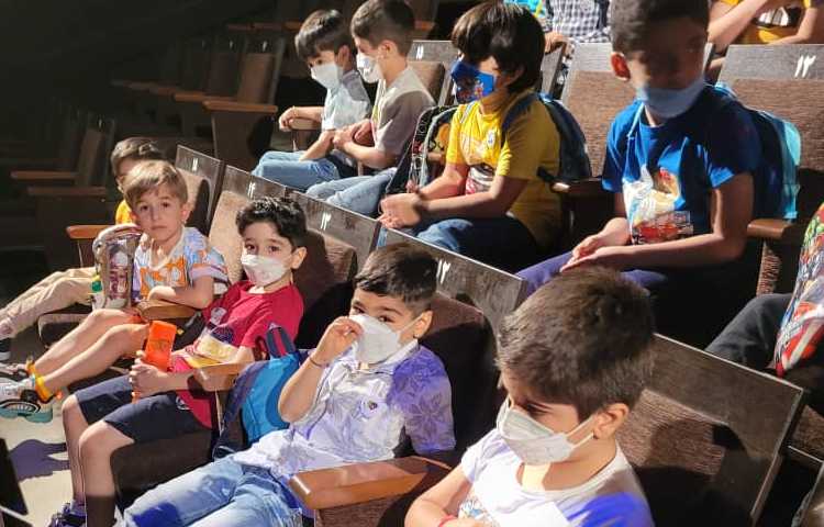 :اردوی تئاتر پاهای خانم هزار پا، کلاس انگور 21