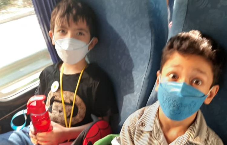 :اردوی تئاتر پاهای خانم هزار پا، کلاس سیب 3