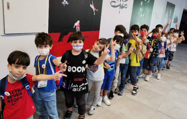 :اردوی تئاتر پاهای خانم هزار پا، کلاس پرتقال 10