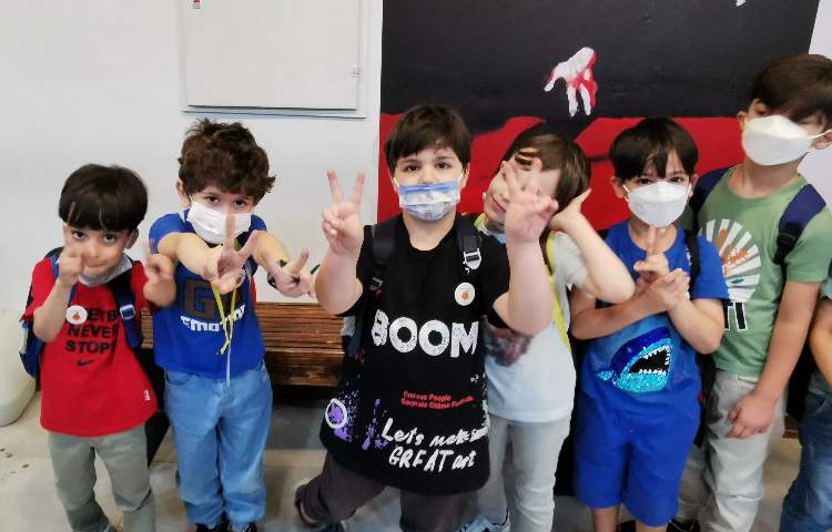 :اردوی تئاتر پاهای خانم هزار پا، کلاس پرتقال 12