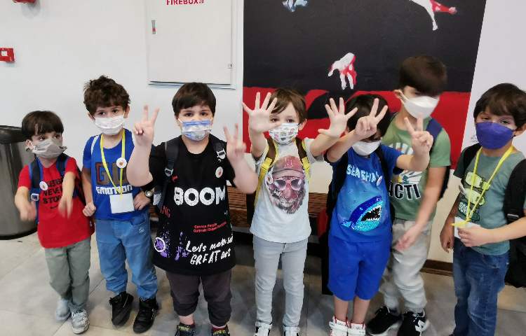 :اردوی تئاتر پاهای خانم هزار پا، کلاس پرتقال 14