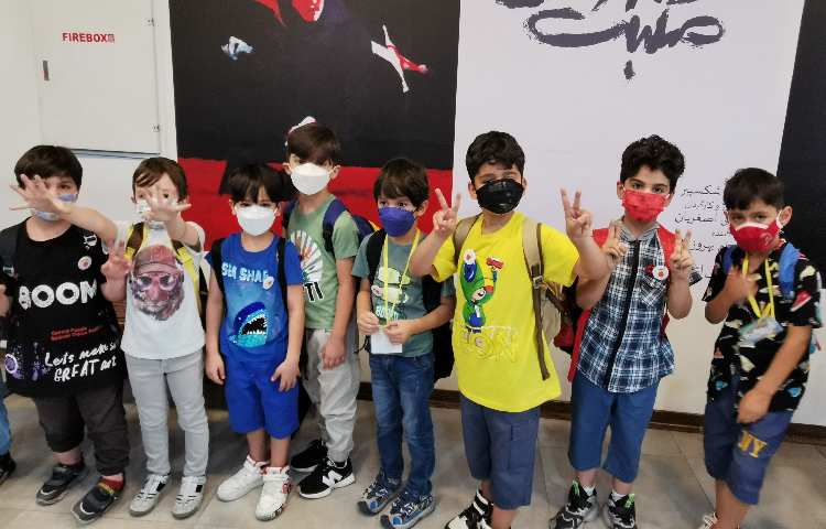 :اردوی تئاتر پاهای خانم هزار پا، کلاس پرتقال 15