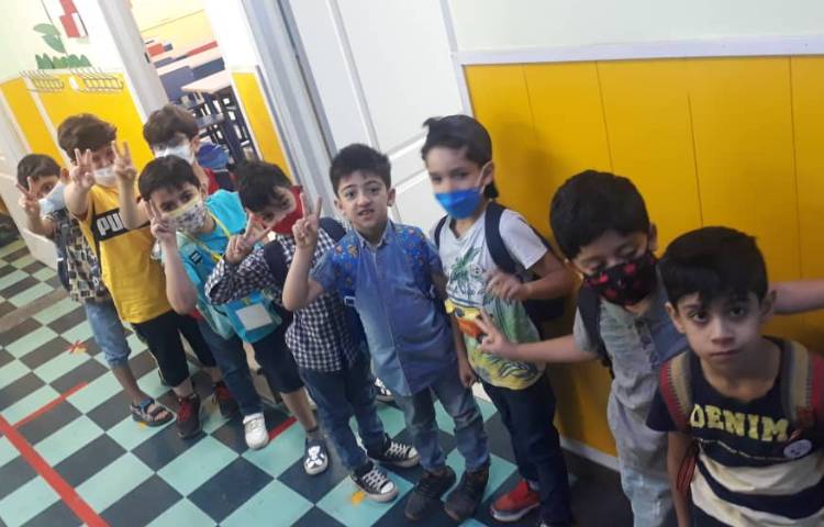 :اردوی تئاتر پاهای خانم هزار پا، کلاس گیلاس 1