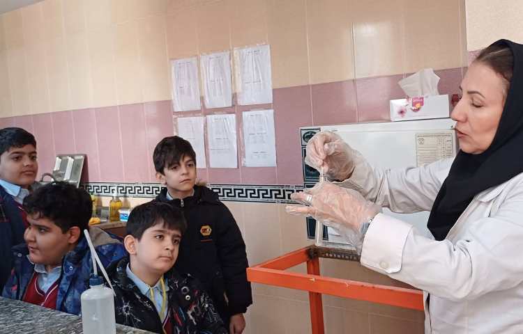 اردوی تحقیق و پژوهش زیست و شیمی و فیزیک 2