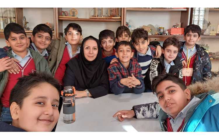 اردوی تحقیق و پژوهش زیست و شیمی و فیزیک 4