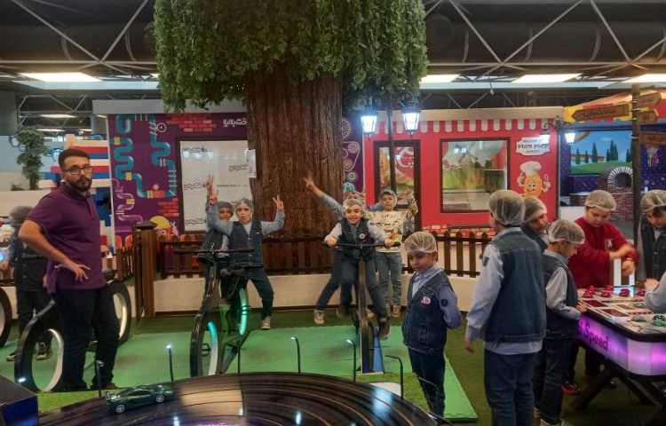 اردوی تفریحی آبان (کاربازیای باغ کتاب) به مناسبت روز دانش آموز 21