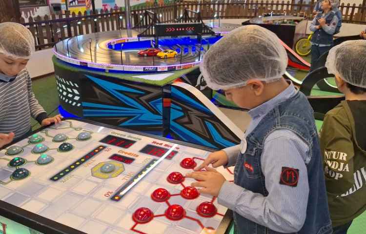 اردوی تفریحی آبان (کاربازیای باغ کتاب) ویژه پایه دوم 18