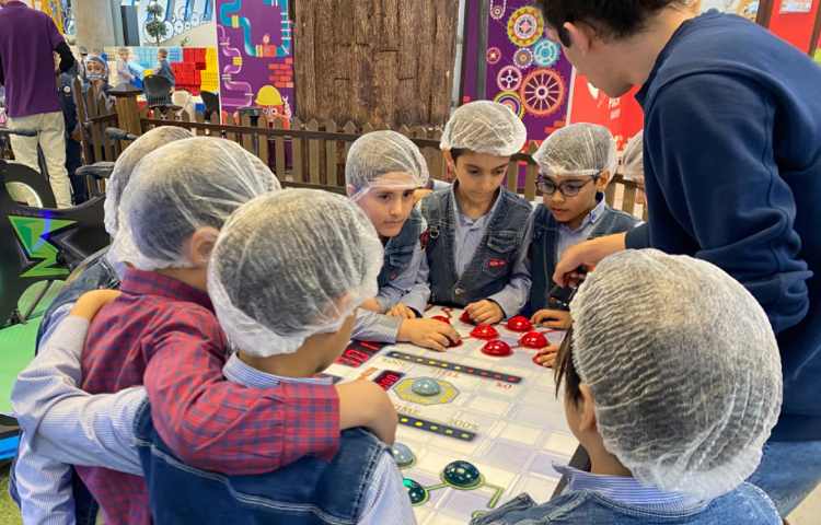 اردوی تفریحی آبان (کاربازیای باغ کتاب) ویژه پایه دوم 5