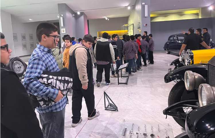 اردوی تفریحی آموزشی زبان انگلیسی - موزه خودروهای کلاسیک 5