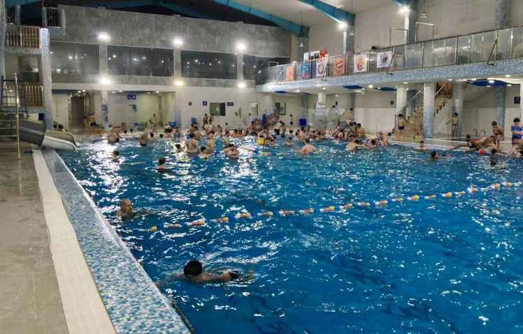 :اردوی تفریحی استخر ویژه پدران و پسران