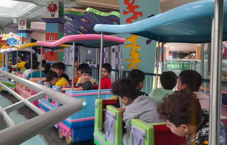 :اردوی تفریحی سرزمین عجایب، پایه سوم 1