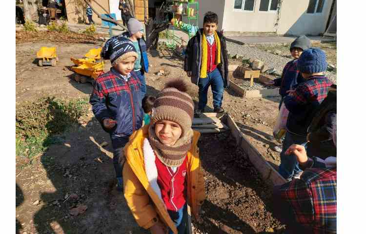 اردوی حیاط 16