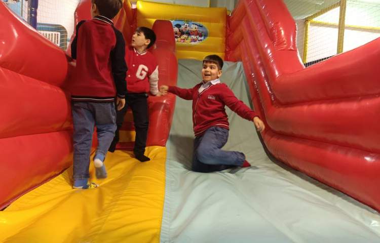 اردوی دانش‌آموزان مریخ 1 (ربوکیدز ) 6