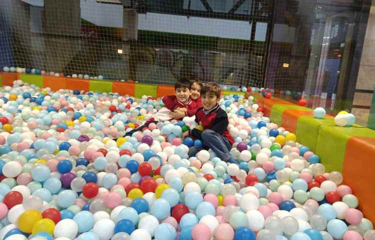 اردوی دانش‌آموزان مریخ 1 (ربوکیدز )